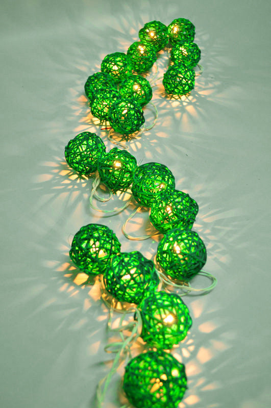 Set of Green 5cm Rattan Cane 20 Ball Battery Powered 3m String Lights Christmas Gift Home Wedding Party Bedroom Decoration Table Centrepiece
