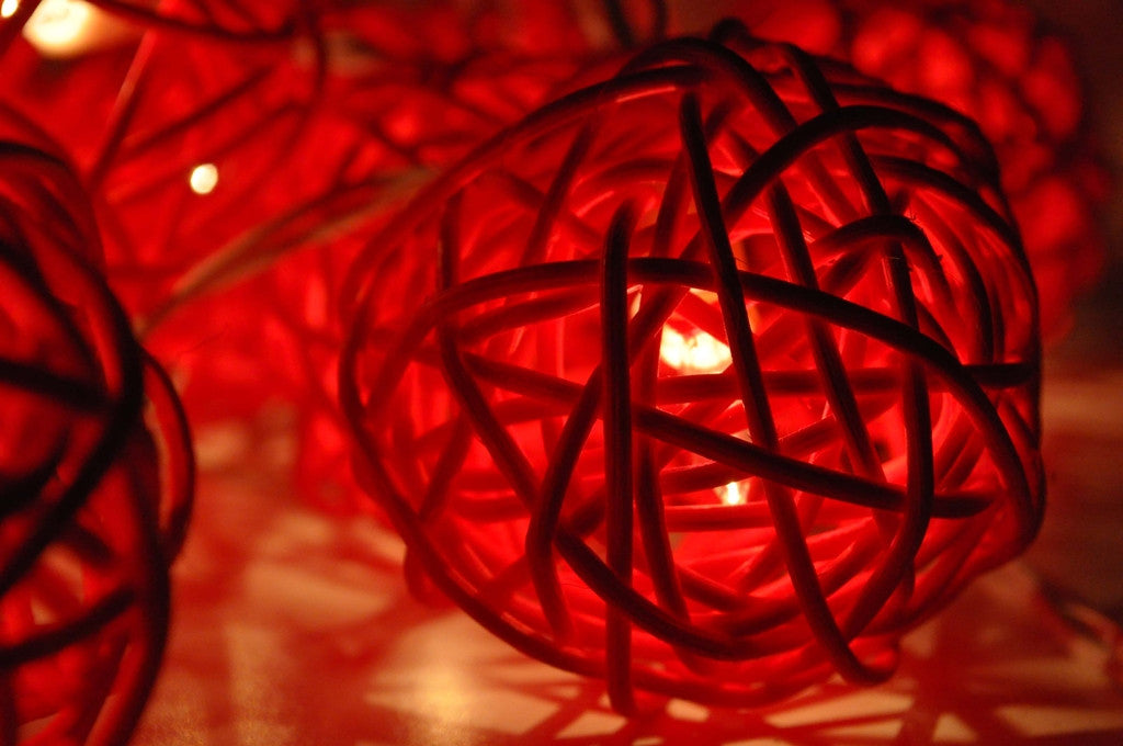 Set of Red 5cm Rattan Cane 20 Ball Battery Powered 3m String Lights Christmas Gift Home Wedding Party Bedroom Decoration Table Centrepiece