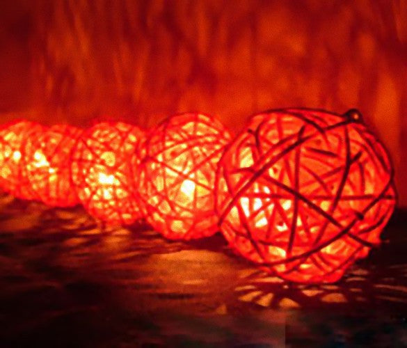 Set of Red 5cm Rattan Cane 20 Ball Battery Powered 3m String Lights Christmas Gift Home Wedding Party Bedroom Decoration Table Centrepiece